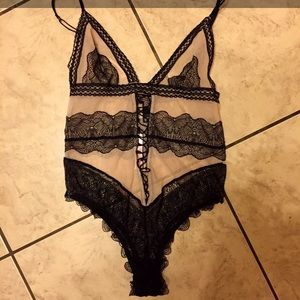 New w tag VS lingerie bodysuit s